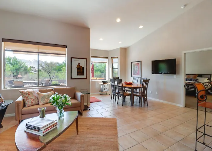 Catalina Mtn Views! Tucson Townhome W/ Large Patio